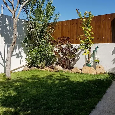 Magnific With A Cozy Garden, 5 Minutes To The Albufeira