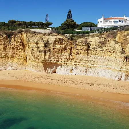 Magnific With A Cozy Garden, 5 Minutes To The Apartamento Albufeira