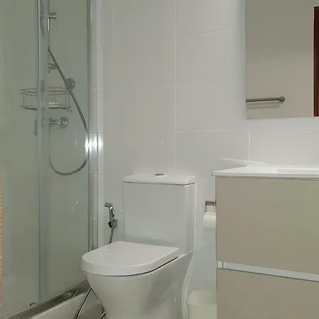 Magnific With A Cozy Garden, 5 Minutes To The Apartamento Albufeira