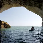 Apartamento Magnific With A Cozy Garden, 5 Minutes To The Albufeira