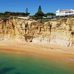 Magnific With A Cozy Garden, 5 Minutes To The Apartamento Albufeira