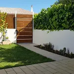 Magnific With A Cozy Garden, 5 Minutes To The Apartamento Albufeira